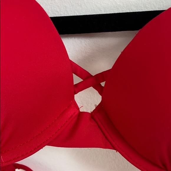 Red hollister bikini top 34A - Picture 2 of 3